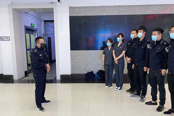 Jilin-Shuangliao-People's-Court-Guards