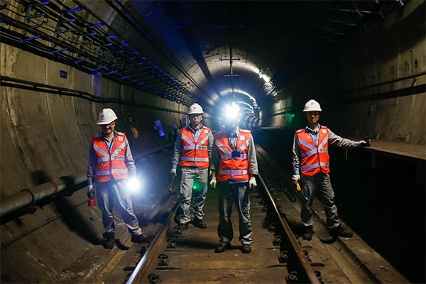 Nanjing Metro Tunnel Patrol