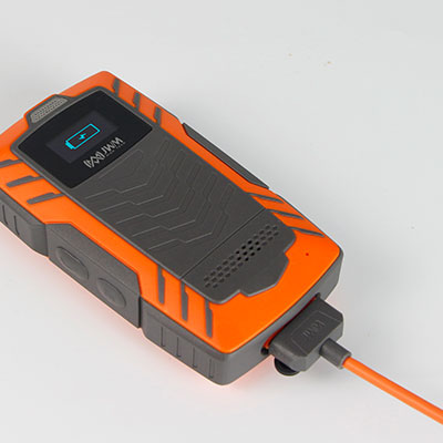 WM5000L4D-Guard-Tour-System-Charging