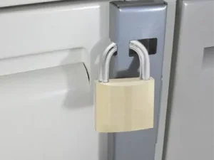 padlock cabinet2