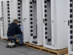 Server Racks and Cabinets(2)
